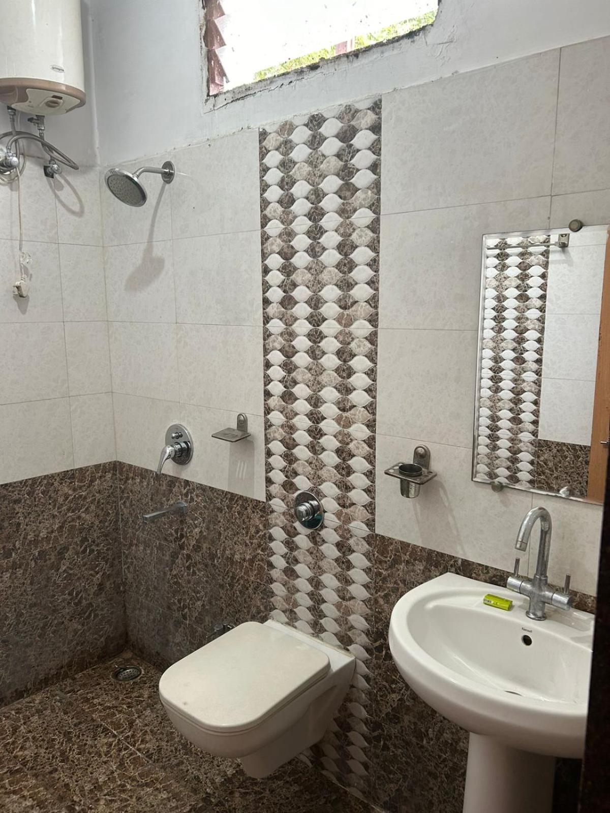 Hotel Tawa Plaza Itārsi Exteriör bild